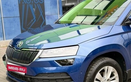 Skoda Karoq I, 2021 год, 2 400 000 рублей, 2 фотография