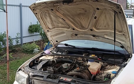 Audi A4, 1995 год, 250 000 рублей, 10 фотография