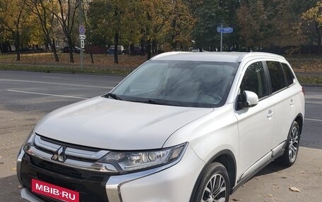 Mitsubishi Outlander III рестайлинг 3, 2018 год, 2 000 000 рублей, 1 фотография