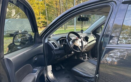 Mitsubishi Outlander III рестайлинг 3, 2010 год, 1 200 000 рублей, 7 фотография