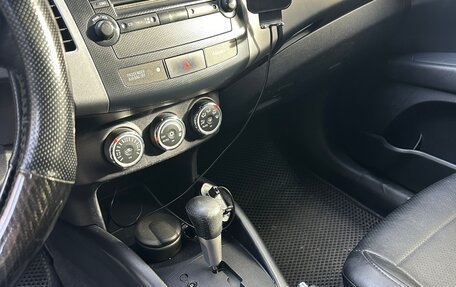 Mitsubishi Outlander III рестайлинг 3, 2010 год, 1 200 000 рублей, 10 фотография