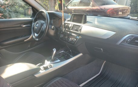 BMW 1 серия, 2018 год, 1 700 000 рублей, 11 фотография