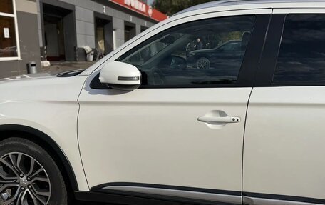 Mitsubishi Outlander III рестайлинг 3, 2018 год, 2 000 000 рублей, 6 фотография