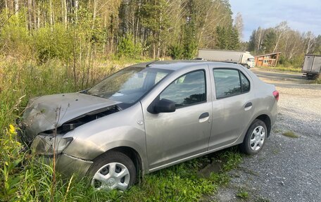 Renault Logan II, 2014 год, 300 000 рублей, 3 фотография