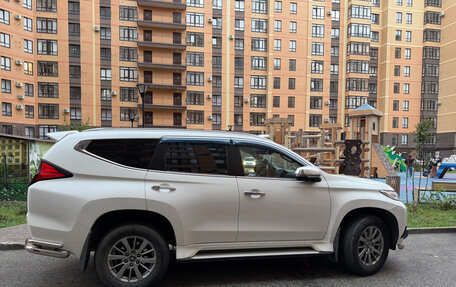Mitsubishi Pajero Sport III рестайлинг, 2017 год, 2 900 000 рублей, 3 фотография