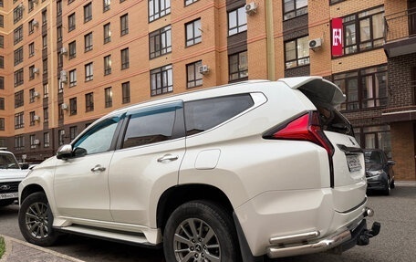 Mitsubishi Pajero Sport III рестайлинг, 2017 год, 2 900 000 рублей, 2 фотография