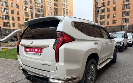 Mitsubishi Pajero Sport III рестайлинг, 2017 год, 2 900 000 рублей, 8 фотография