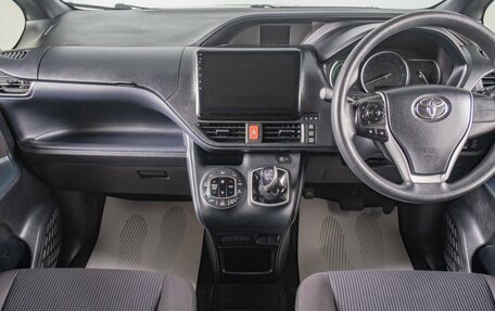 Toyota Noah III, 2015 год, 1 859 000 рублей, 11 фотография