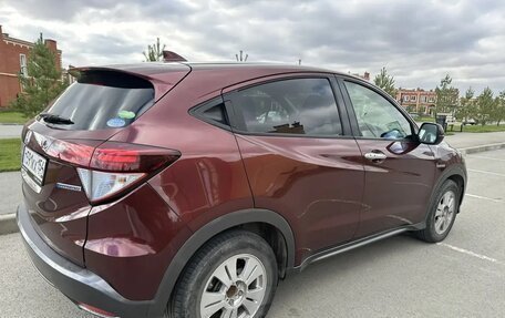 Honda Vezel, 2014 год, 1 300 000 рублей, 3 фотография