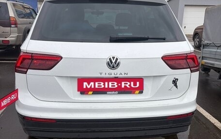 Volkswagen Tiguan II, 2018 год, 2 000 000 рублей, 6 фотография