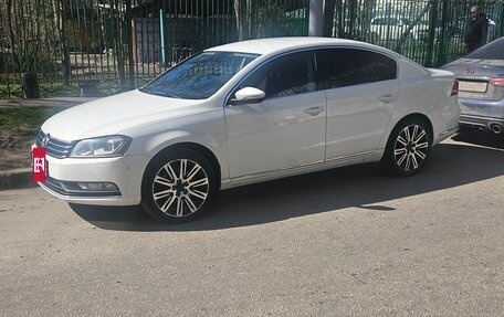 Volkswagen Passat B7, 2011 год, 900 000 рублей, 2 фотография