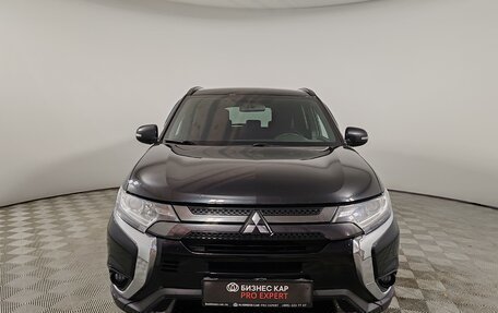 Mitsubishi Outlander III рестайлинг 3, 2021 год, 1 899 000 рублей, 2 фотография