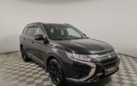 Mitsubishi Outlander III рестайлинг 3, 2021 год, 1 899 000 рублей, 3 фотография