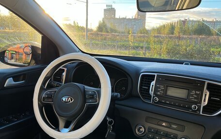 KIA Sportage IV рестайлинг, 2018 год, 1 555 000 рублей, 10 фотография