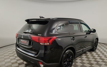 Mitsubishi Outlander III рестайлинг 3, 2021 год, 1 899 000 рублей, 5 фотография