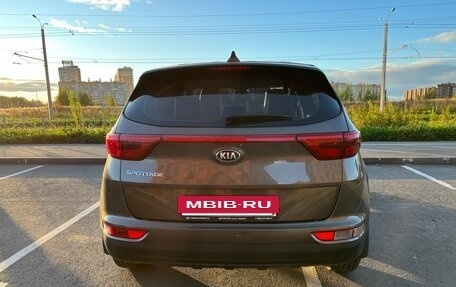 KIA Sportage IV рестайлинг, 2018 год, 1 555 000 рублей, 4 фотография