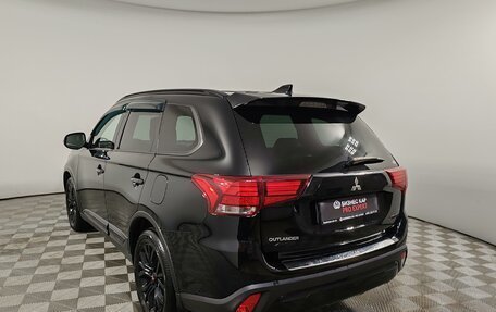 Mitsubishi Outlander III рестайлинг 3, 2021 год, 1 899 000 рублей, 7 фотография