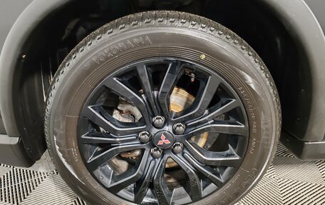 Mitsubishi Outlander III рестайлинг 3, 2021 год, 1 899 000 рублей, 19 фотография