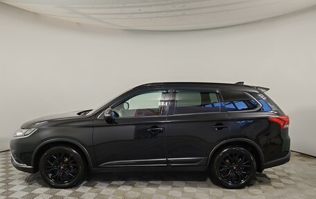 Mitsubishi Outlander III рестайлинг 3, 2021 год, 1 899 000 рублей, 8 фотография