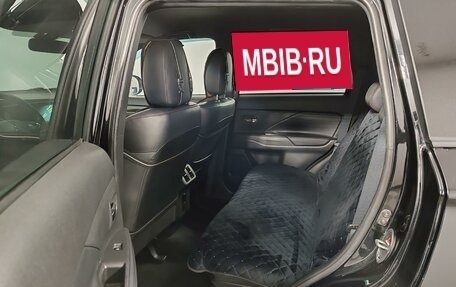 Mitsubishi Outlander III рестайлинг 3, 2021 год, 1 899 000 рублей, 12 фотография