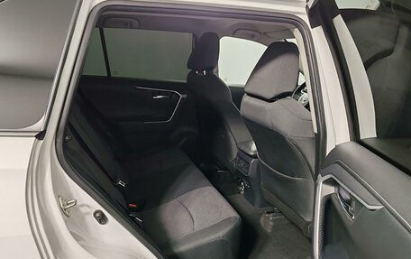 Toyota RAV4, 2020 год, 2 699 000 рублей, 22 фотография