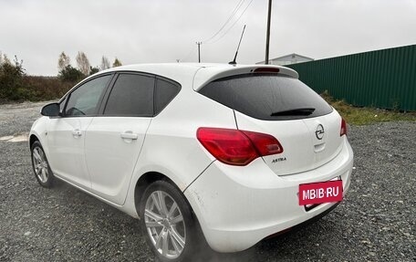 Opel Astra J, 2012 год, 650 000 рублей, 2 фотография