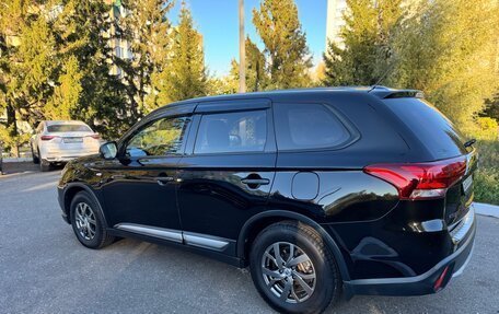 Mitsubishi Outlander III рестайлинг 3, 2016 год, 1 750 000 рублей, 5 фотография