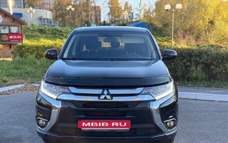 Mitsubishi Outlander III рестайлинг 3, 2016 год, 1 750 000 рублей, 2 фотография