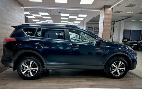 Toyota RAV4, 2018 год, 1 990 000 рублей, 5 фотография