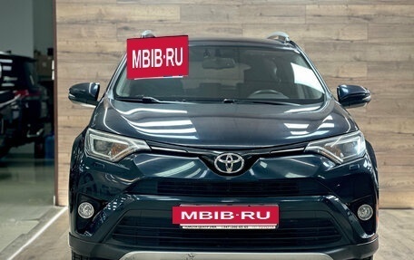 Toyota RAV4, 2018 год, 1 990 000 рублей, 2 фотография