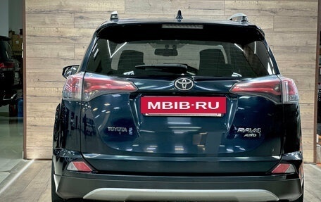 Toyota RAV4, 2018 год, 1 990 000 рублей, 7 фотография