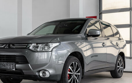 Mitsubishi Outlander III рестайлинг 3, 2012 год, 1 000 000 рублей, 8 фотография