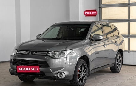 Mitsubishi Outlander III рестайлинг 3, 2012 год, 1 000 000 рублей, 3 фотография