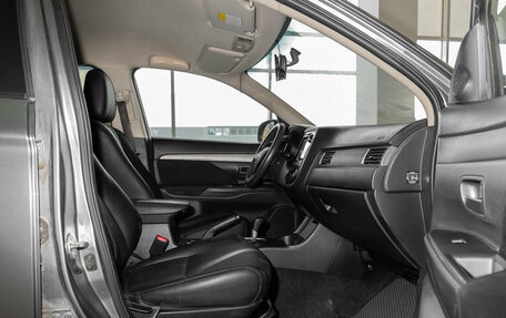 Mitsubishi Outlander III рестайлинг 3, 2012 год, 1 000 000 рублей, 21 фотография