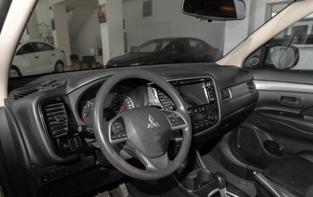 Mitsubishi Outlander III рестайлинг 3, 2012 год, 1 000 000 рублей, 19 фотография
