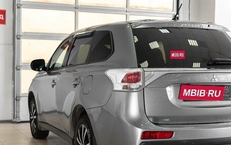 Mitsubishi Outlander III рестайлинг 3, 2012 год, 1 000 000 рублей, 13 фотография