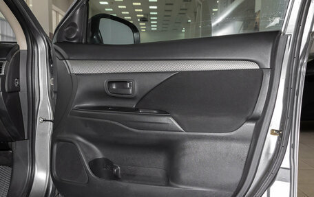 Mitsubishi Outlander III рестайлинг 3, 2012 год, 1 000 000 рублей, 28 фотография