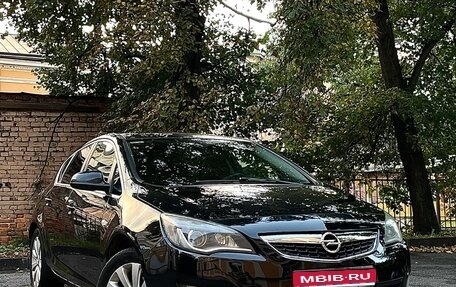 Opel Astra J, 2011 год, 730 000 рублей, 1 фотография