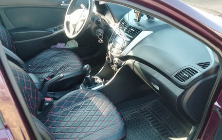 Hyundai Solaris II рестайлинг, 2011 год, 560 000 рублей, 13 фотография
