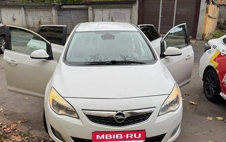 Opel Astra J, 2012 год, 790 000 рублей, 6 фотография