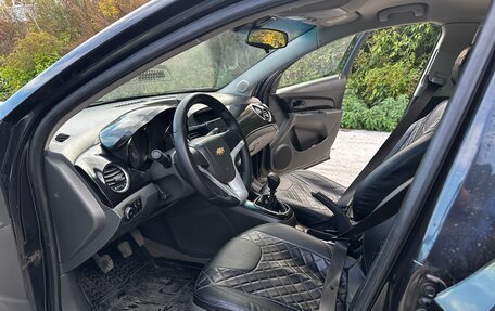 Chevrolet Cruze II, 2010 год, 610 000 рублей, 12 фотография