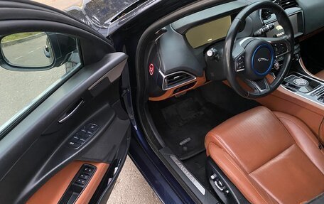 Jaguar XE I рестайлинг, 2018 год, 1 950 000 рублей, 10 фотография