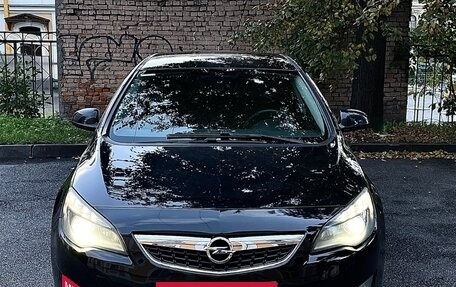 Opel Astra J, 2011 год, 730 000 рублей, 2 фотография