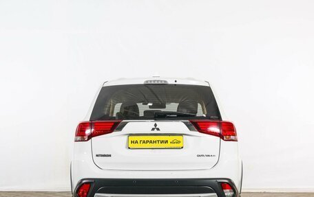 Mitsubishi Outlander III рестайлинг 3, 2017 год, 1 949 000 рублей, 6 фотография