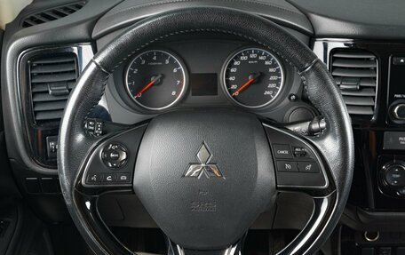 Mitsubishi Outlander III рестайлинг 3, 2017 год, 1 949 000 рублей, 14 фотография