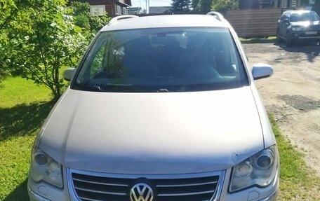 Volkswagen Touran III, 2008 год, 650 000 рублей, 1 фотография
