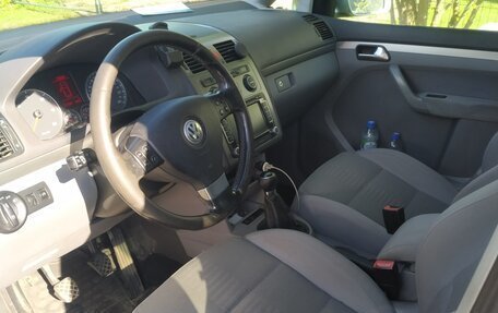 Volkswagen Touran III, 2008 год, 650 000 рублей, 11 фотография