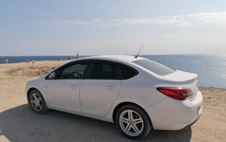 Opel Astra J, 2013 год, 800 000 рублей, 2 фотография
