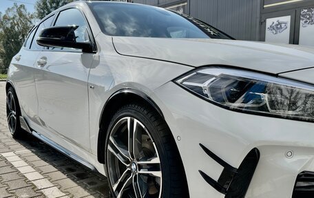 BMW 1 серия, 2021 год, 2 600 000 рублей, 3 фотография