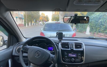 Renault Sandero II рестайлинг, 2017 год, 900 000 рублей, 10 фотография